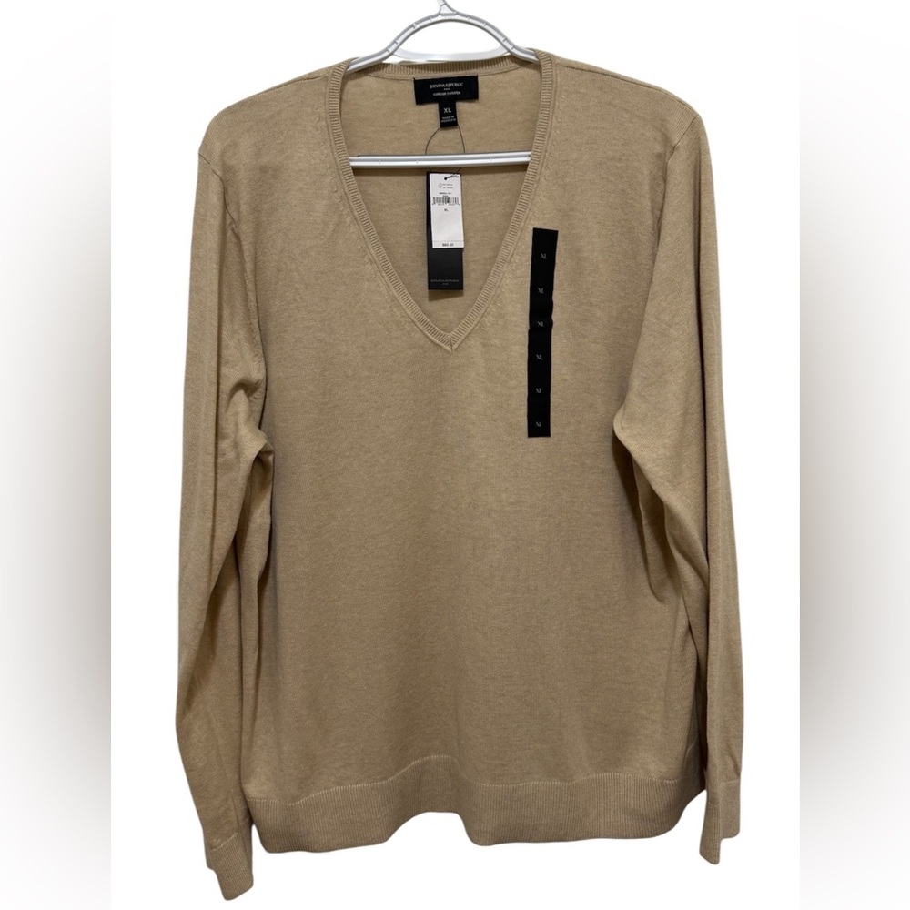 NWT Women’s Banana Republic Beige V-Neck Sweater XL